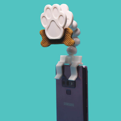 Flexy Paw Holder Attaches To Your Phone Pad For Perfect Pictures of Your Dog Cat
