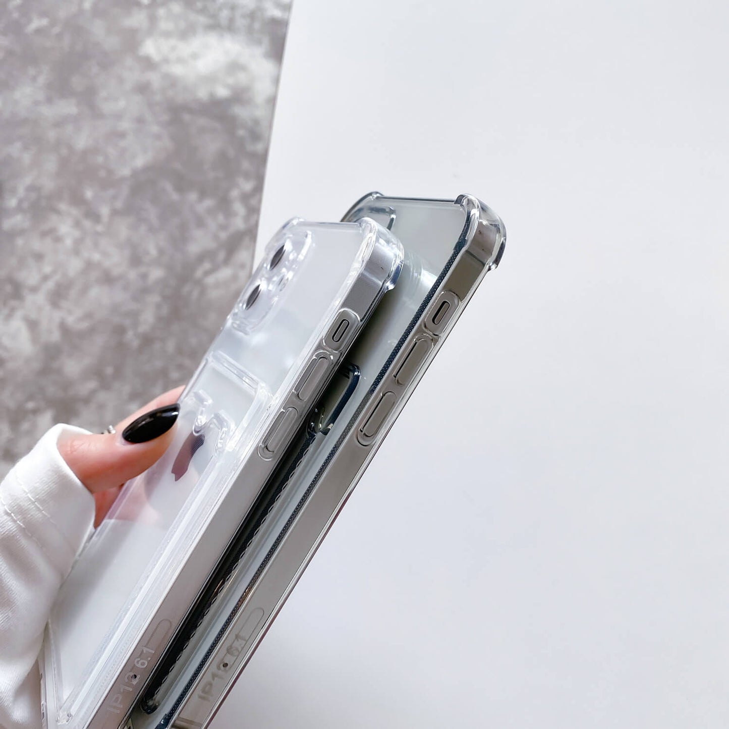 Anti-chute coloré transparent avec fente pour carte Coque et skin iPhone