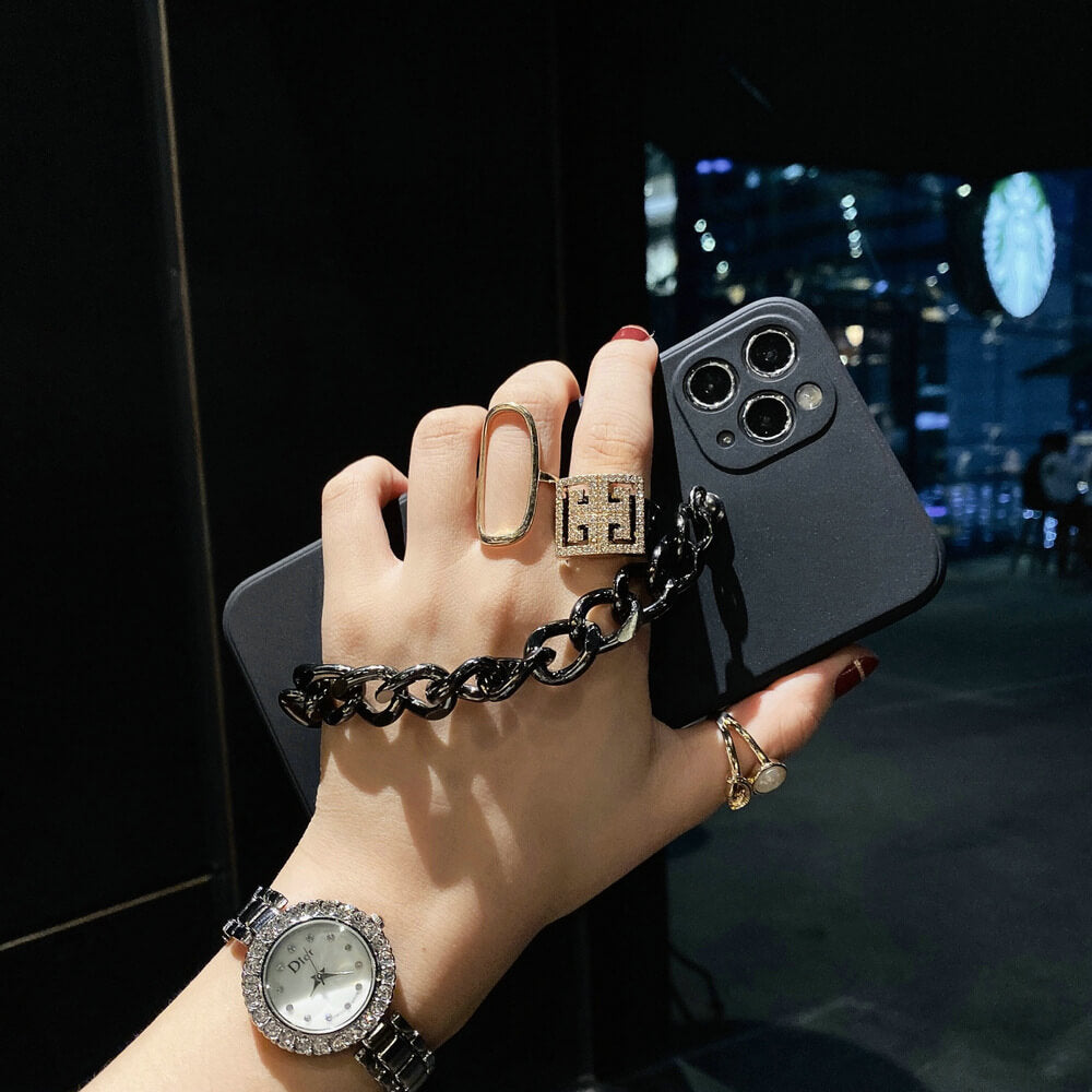 Funda blanda para iPhone con pulsera de cadena de metal negro de moda